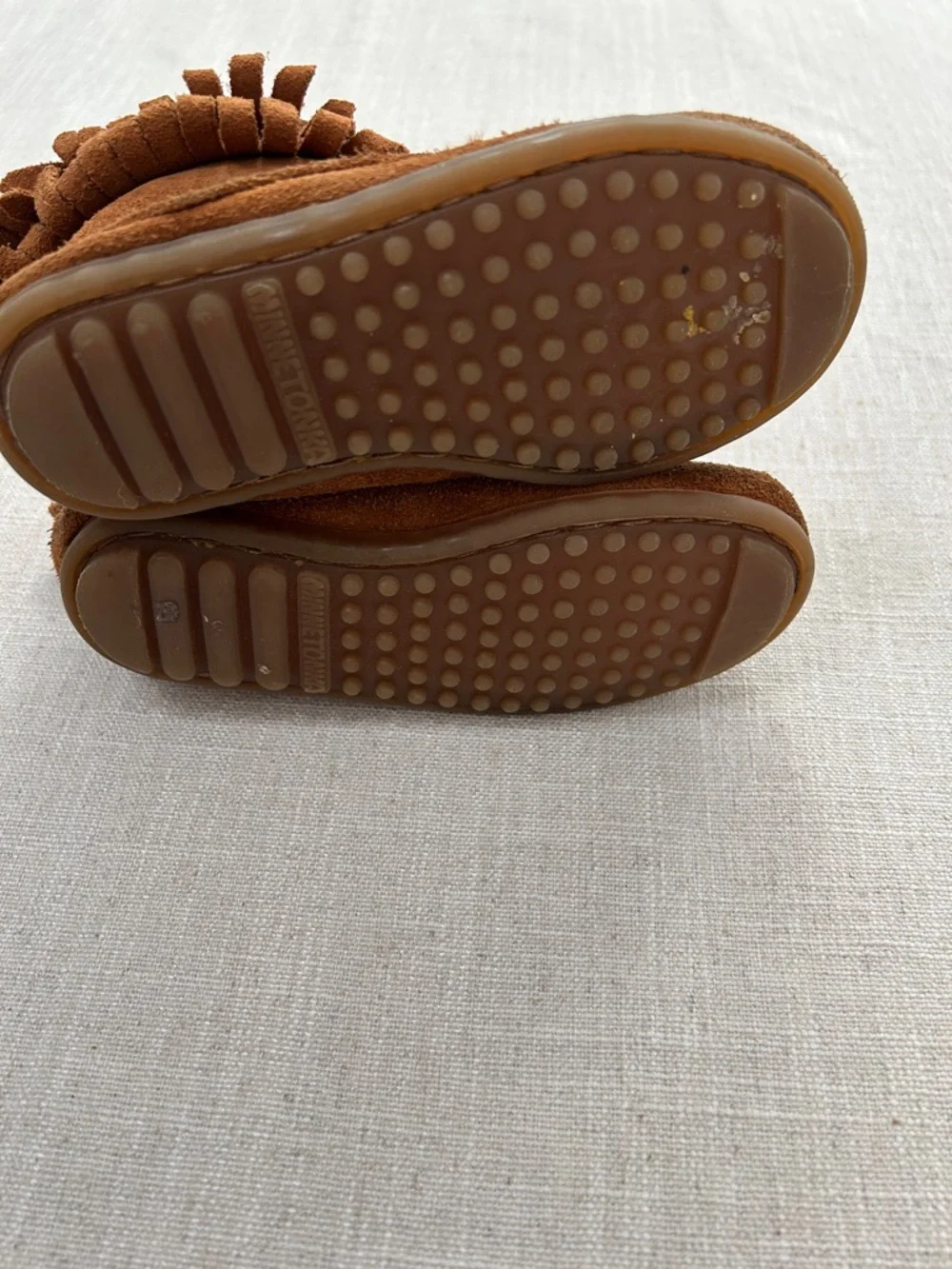 Minnetonka Moccasins Kids 9 Fringe Suede Ankle Boots in Chestnut Brown